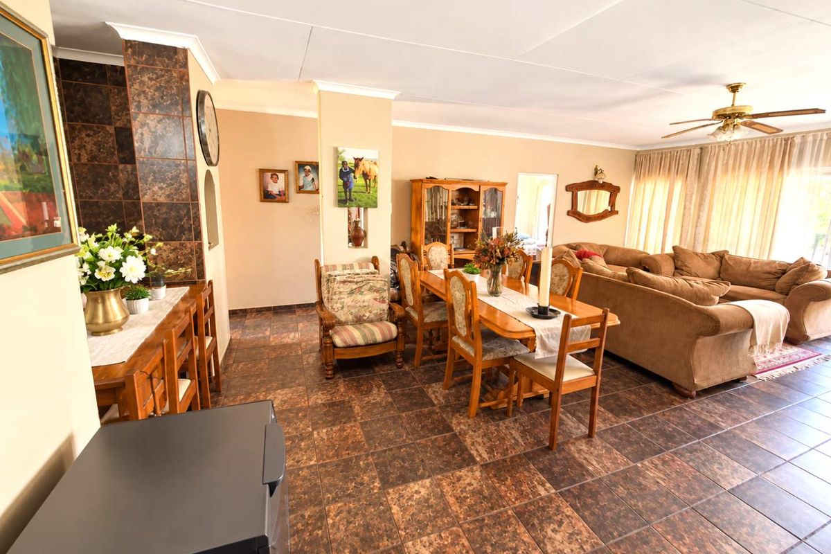 A Warm Welcome, A Private Garden & A Place to Call Home - Exclusive Mandate - Photo 3