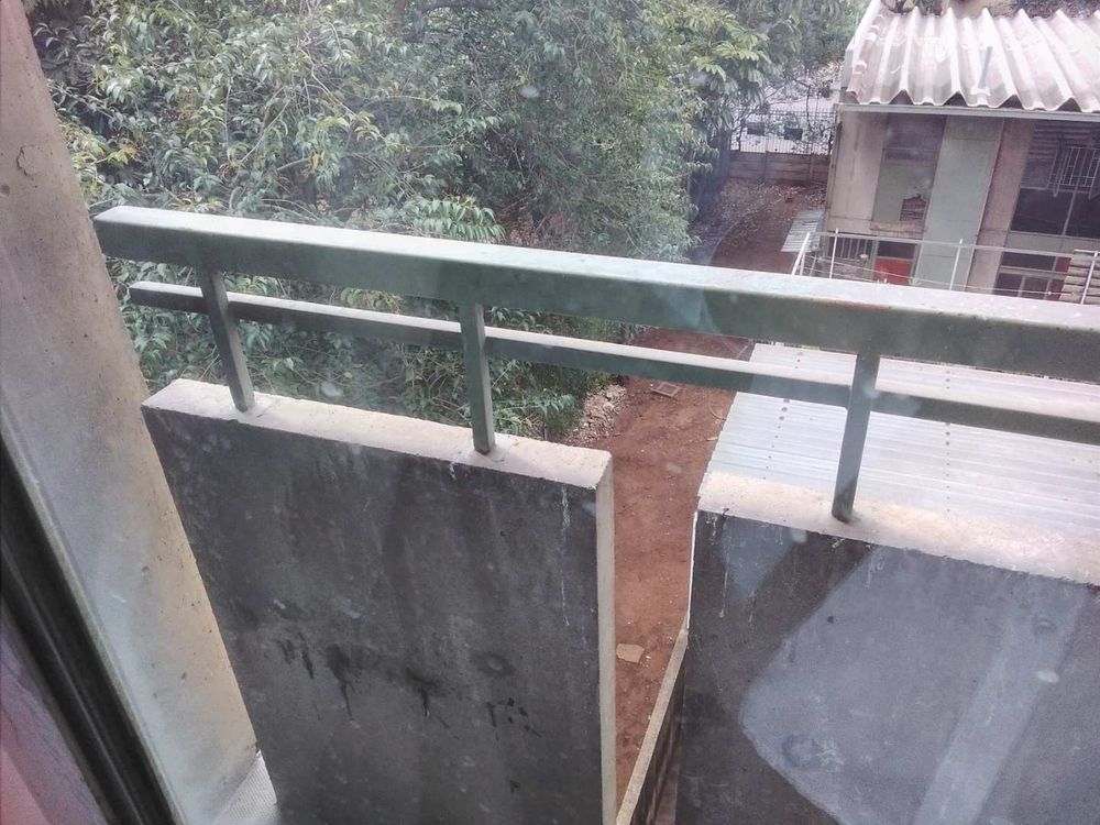 BALCONY 2