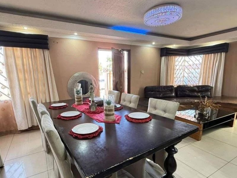 House For Sale In Cimbebasia - Photo 4