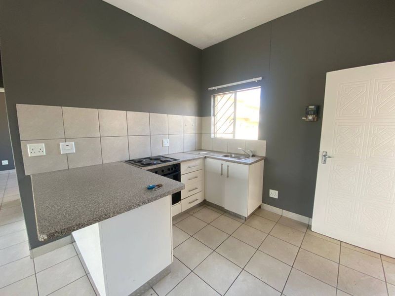 2 Bedroom Townhouse For Sale in Okahandja - Photo 2