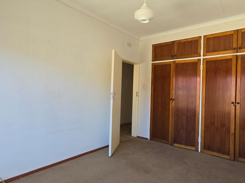 Charming Parkside Townhouse – Ideal Investment Opportunity - Photo 9