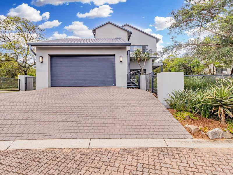 4 Bedroom House to Rent in Helderfontein Estate - Photo 2