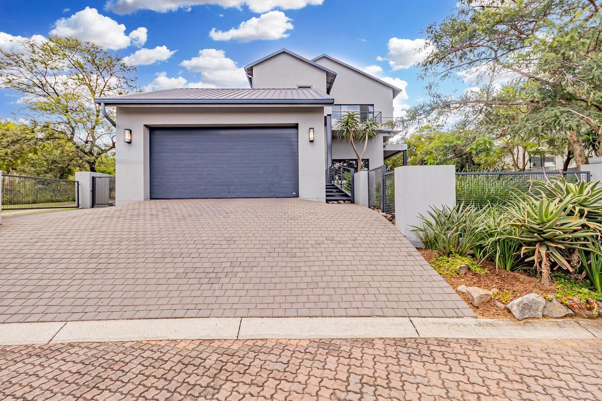 4 Bedroom House to Rent in Helderfontein Estate - Photo 2