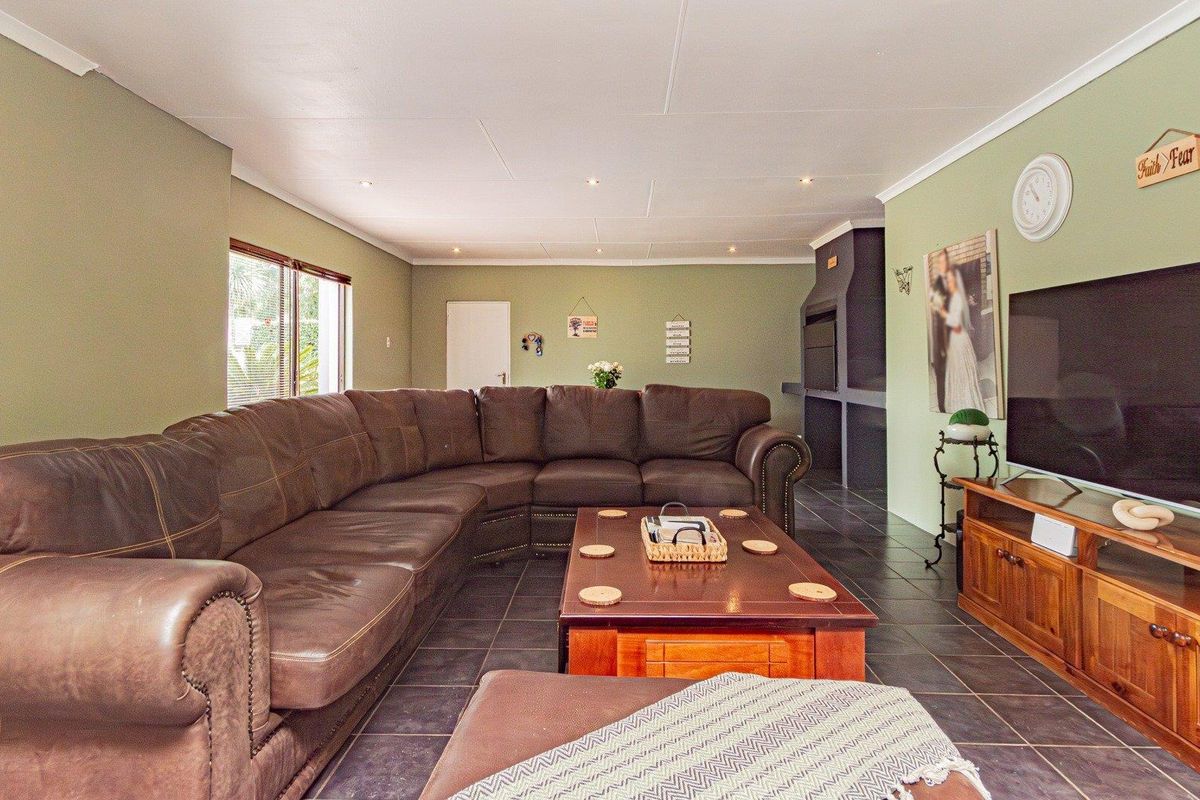 Large Family Home with Flatlet for Sale - Photo 4