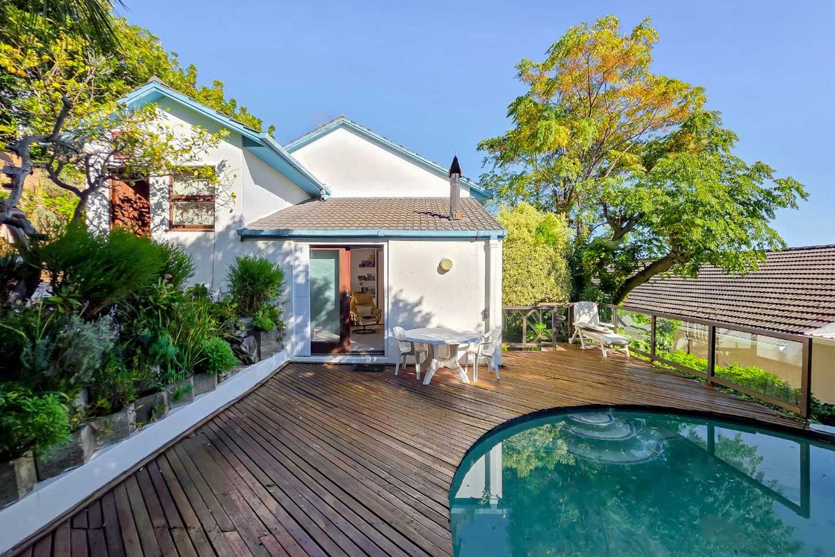 SEA POINT UPPER HOME - Photo 3