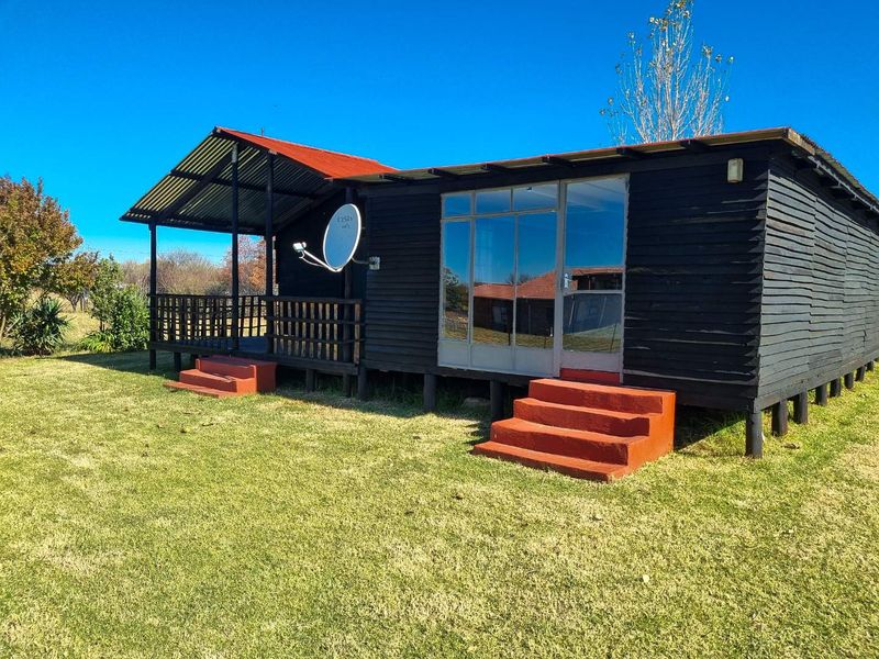 A Wooden Haven: Nature's Beauty at Your Doorstep! - Photo 2