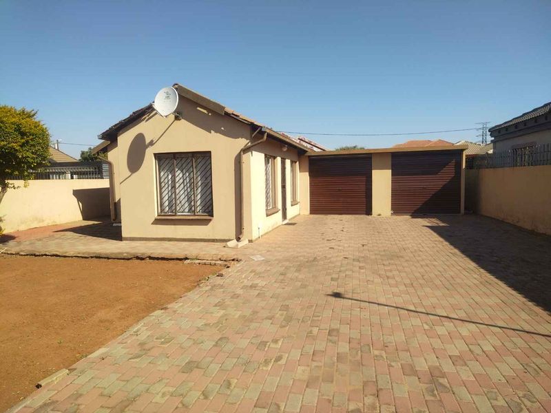 2 bedrooms house for sale in Soshanguve VV - Photo 4