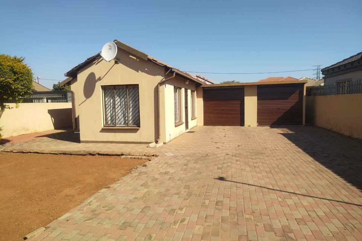 2 bedrooms house for sale in Soshanguve VV - Photo 4