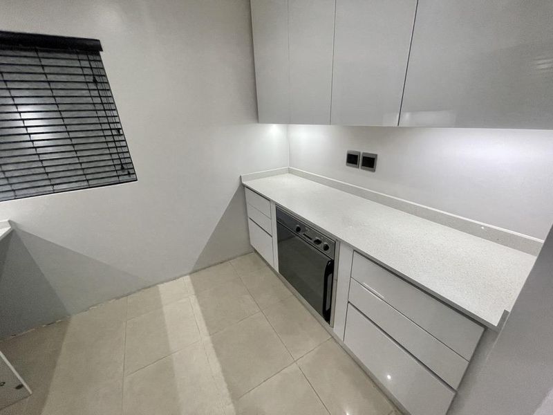 Hendra - Ultra Modern 3-Bedroom Apartment with Drive-Up Access and Breathtaking Views - Photo 7