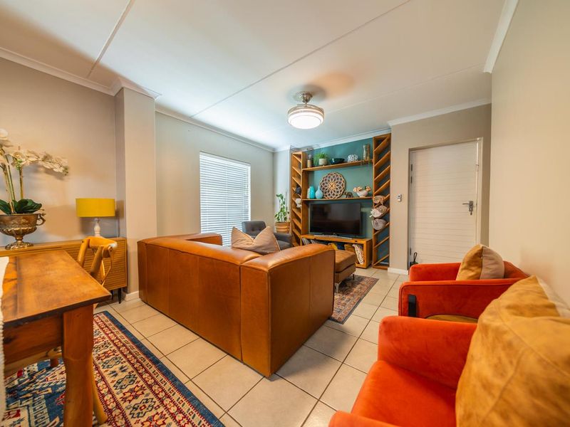3-Bedroom Townhouse for sale in Stellenbosch - Photo 4