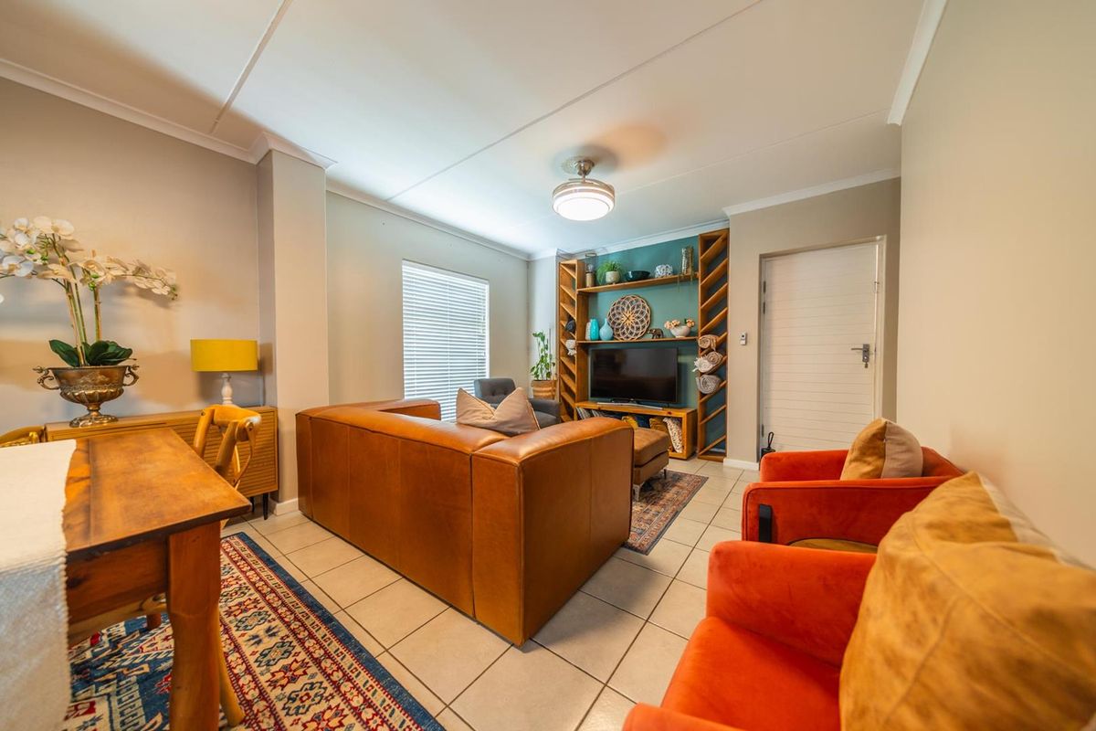 3-Bedroom Townhouse for sale in Stellenbosch - Photo 4