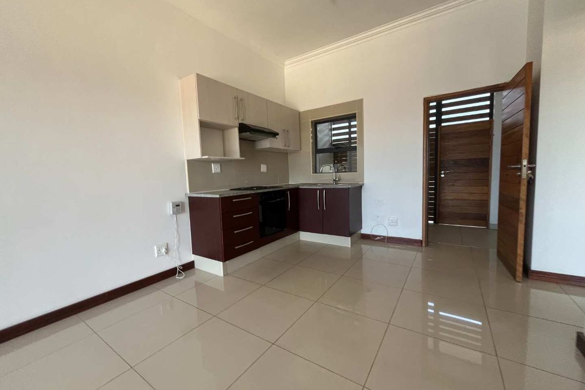 Looking for a well priced investment opportunity in the heart of Umhlanga,,, - Photo 2