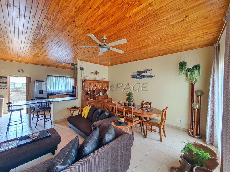 Ext 1, Henties Bay:  3 Bedr Townhouse is for Sale - Photo 6
