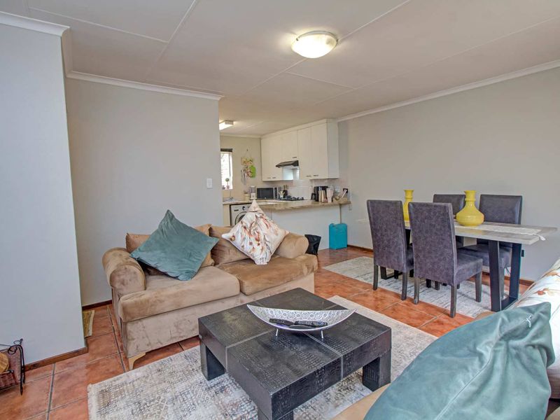 Perfect Blend of Style and Accessibility! - Photo 7