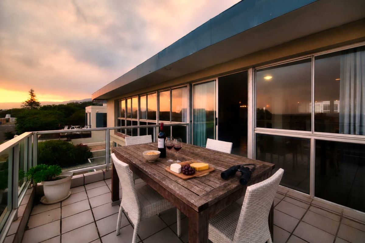 Prime Coastal Escape - Photo 3