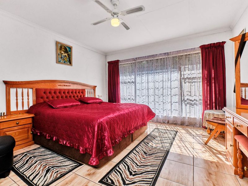 Be part of this exclusive complex next to the Boskruin koppie. - Photo 7