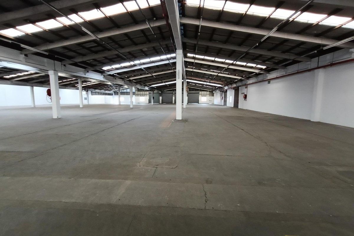 3353m2 Warehouse with 904m2 Yard - Photo 3
