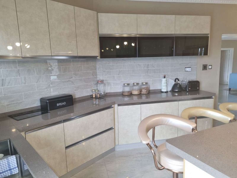 Exclusive Residence! - Photo 8