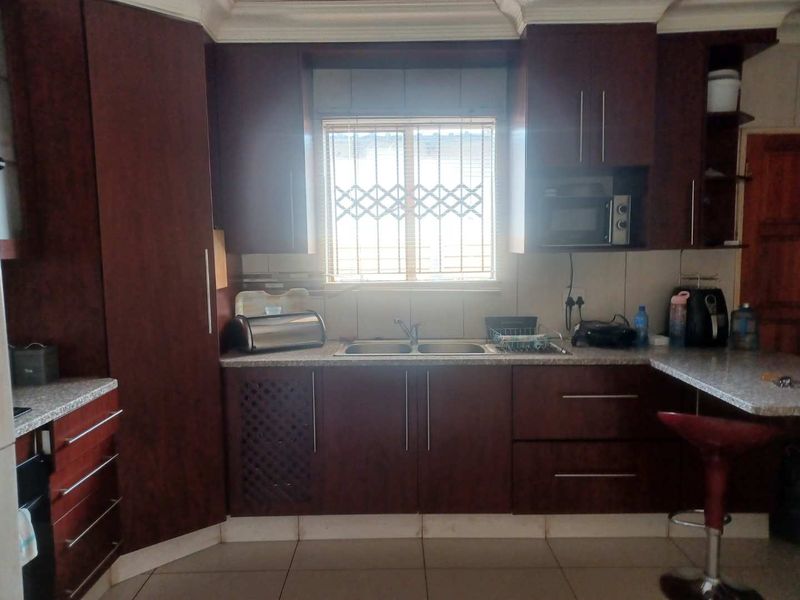 3 Bedroom House for Sale in Rosslyn, Nkwe Estates - Photo 6
