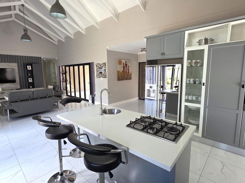 Modern 4 Bedroom Family Home in Leloko Lifestyle Estate - Photo 5