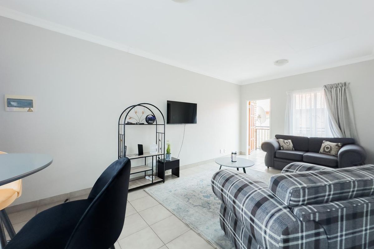 1 Bedroom Unit in Wapadrand - Photo 4