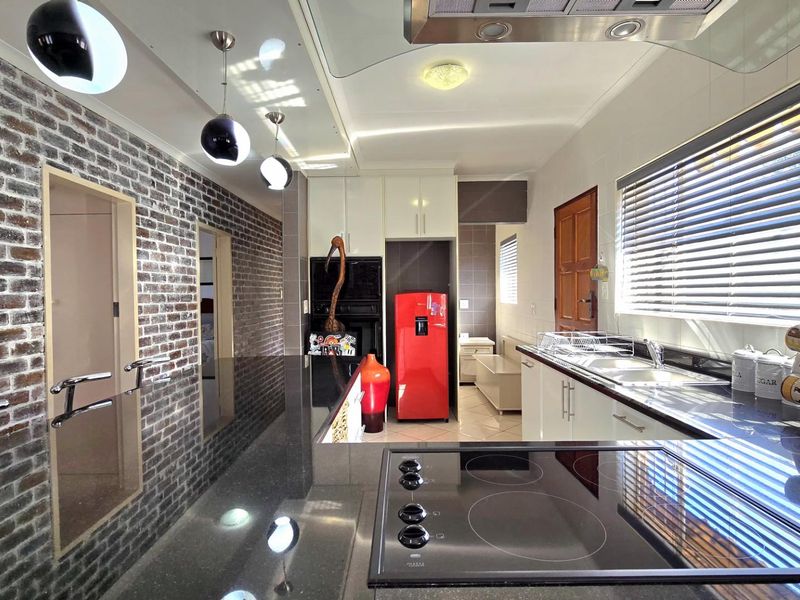 3 Bedroom House for sale in Oakdene - Photo 6