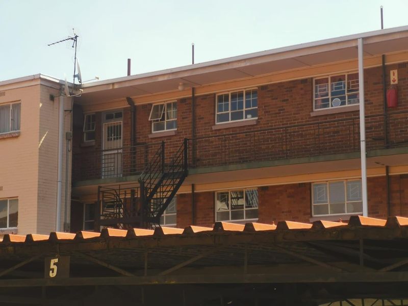 Quiet Complex - Photo 2