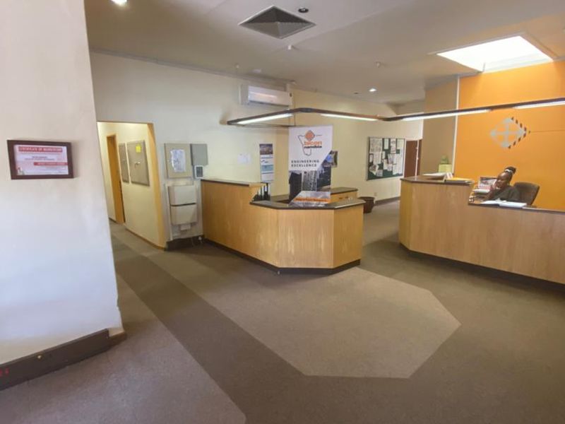 🌇 Prime Commercial Investment – Eros, Windhoek - Photo 4