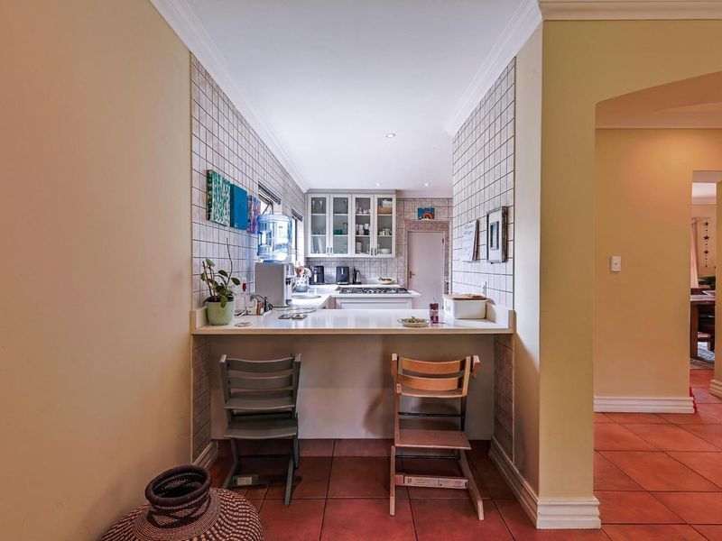 Classic 5-Bedroom, 4-Bathroom Family Home for Rent - Photo 10