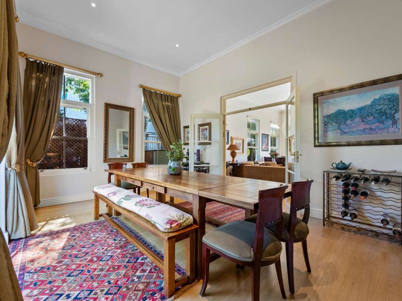 A Warm, Welcoming Home in Secure Tamboerskloof Estate - Photo 6