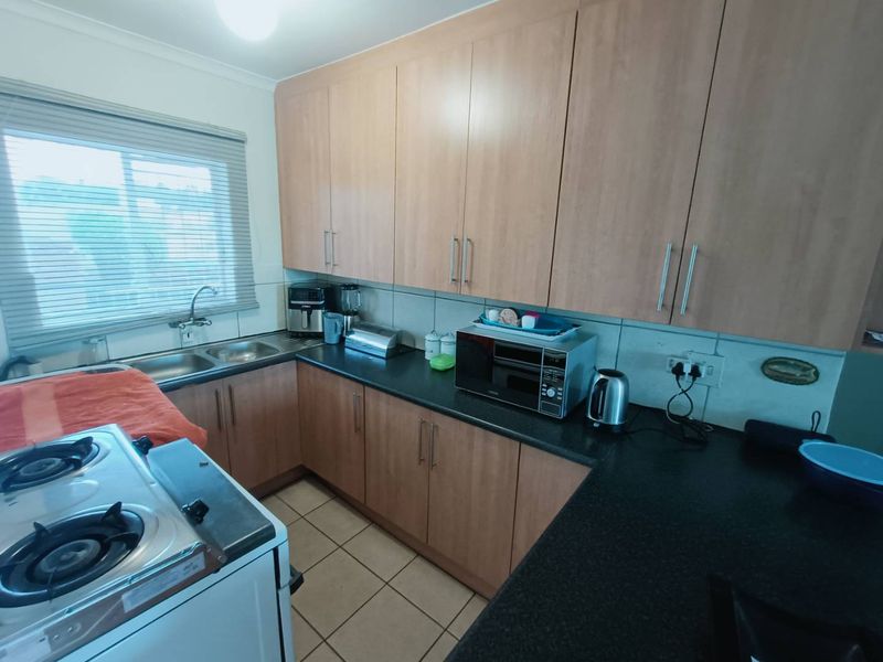 Neat First-Floor Unit – Perfect for First-Time Buyers or Investors! - Photo 2