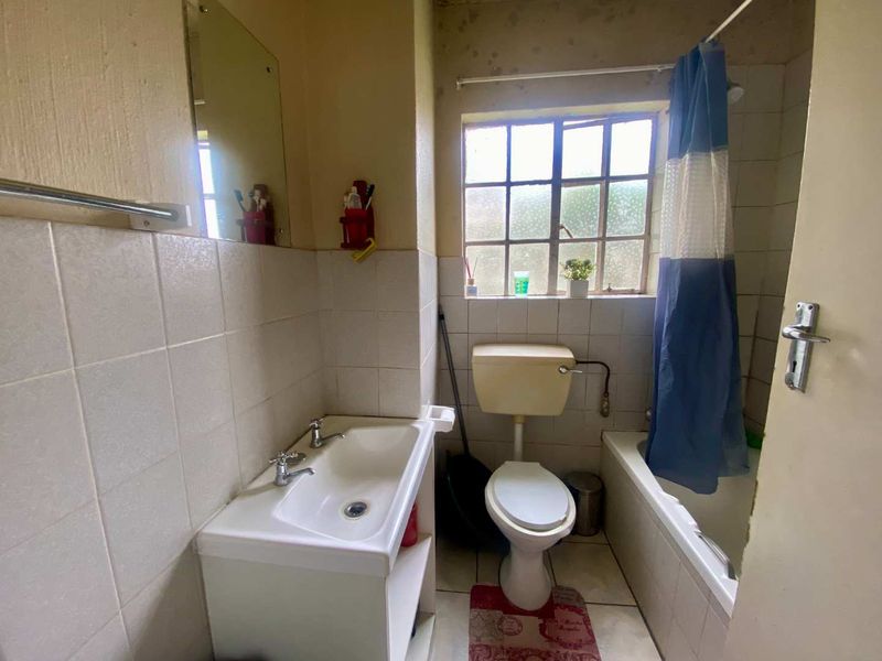 Home Is Better by the Pool - Photo 9