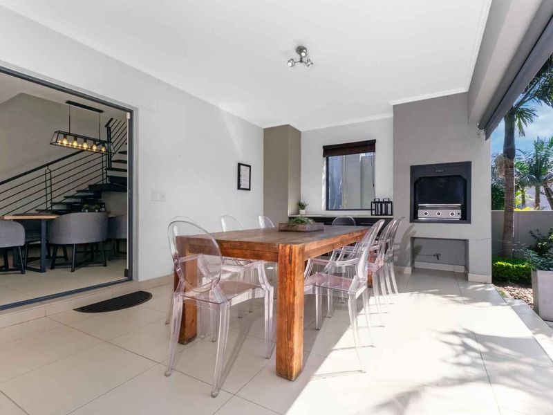 SECLUDED RESIDENCE IN HIGHLY SOUGHT AFTER, PICTURESQUE LOCATION - Photo 10