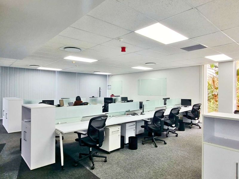 709m2 AAA office in Umhlanga Ridge with generator, lift access, secure entry, and 34 bays. Available January 2026 - Photo 5