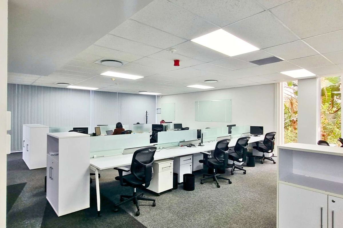 709m2 AAA office in Umhlanga Ridge with generator, lift access, secure entry, and 34 bays. Available January 2026 - Photo 5
