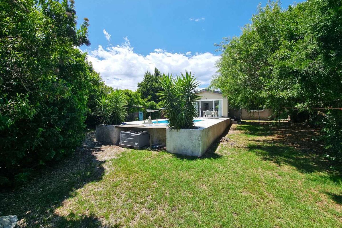 A Coastal Canvas: Where Vision Becomes Lifestyle - Photo 5