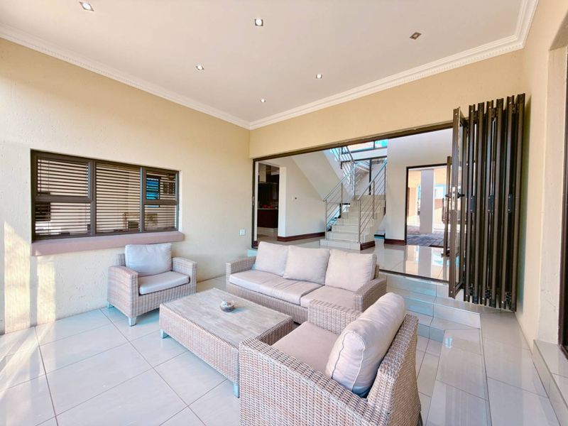 A Contemporary Corner-Stand Home  for Sale in Blue Valley Golf Estate - Photo 5