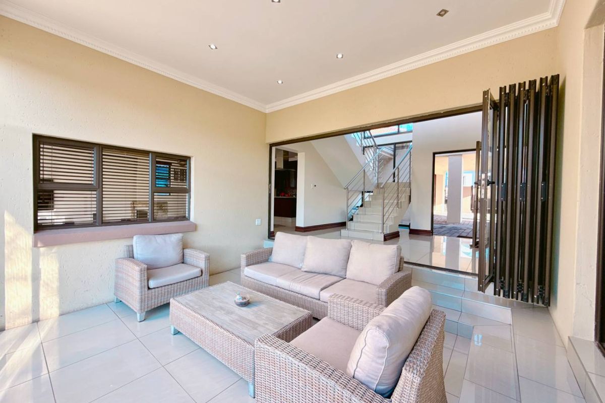 A Contemporary Corner-Stand Home  for Sale in Blue Valley Golf Estate - Photo 5