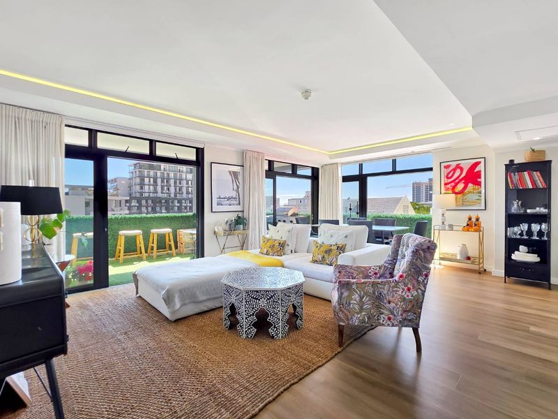 Beautifully designed and curated home in the heart of Fresnaye - Photo 4