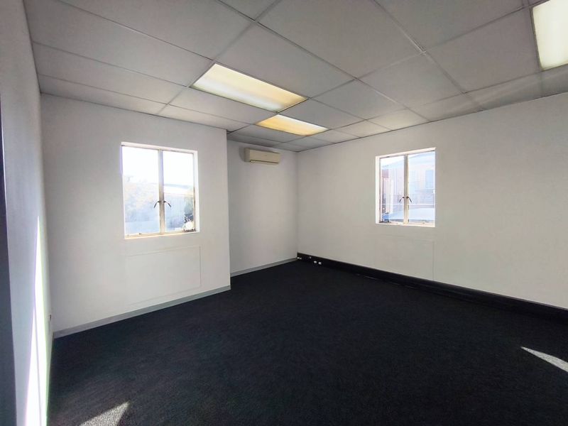 231m2 Office Space To Let in Midrand - Photo 5