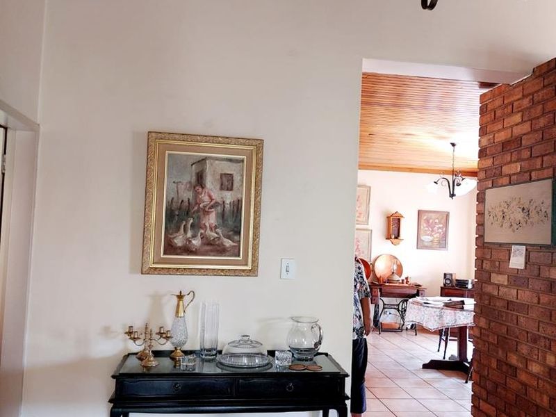 Discover Comfort and Convenience in Val De Grace - Photo 5