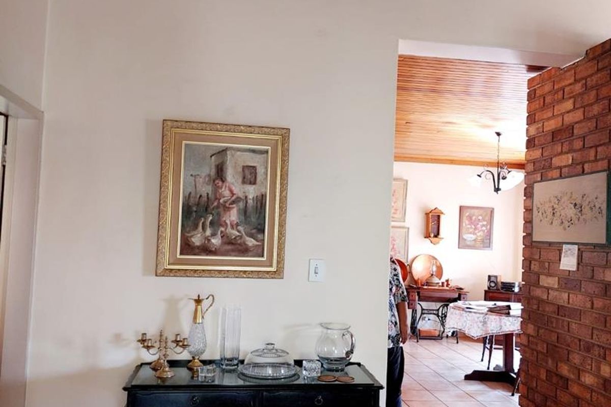 Discover Comfort and Convenience in Val De Grace - Photo 5