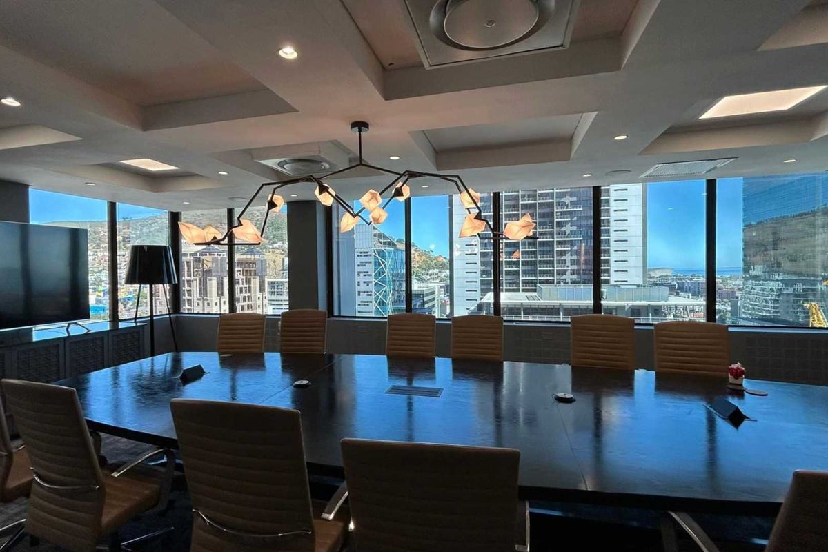 Beautifully Fitted out Semi-Furnished office 16th floor - Photo 3