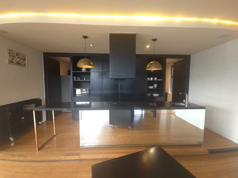 Modern Two-Bedroom Apartment with Stunning Views in Maboneng - Photo 3