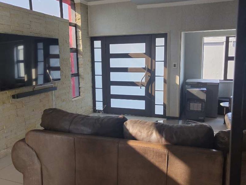 Modern Townhouse for Sale in Newcastle. - Photo 5