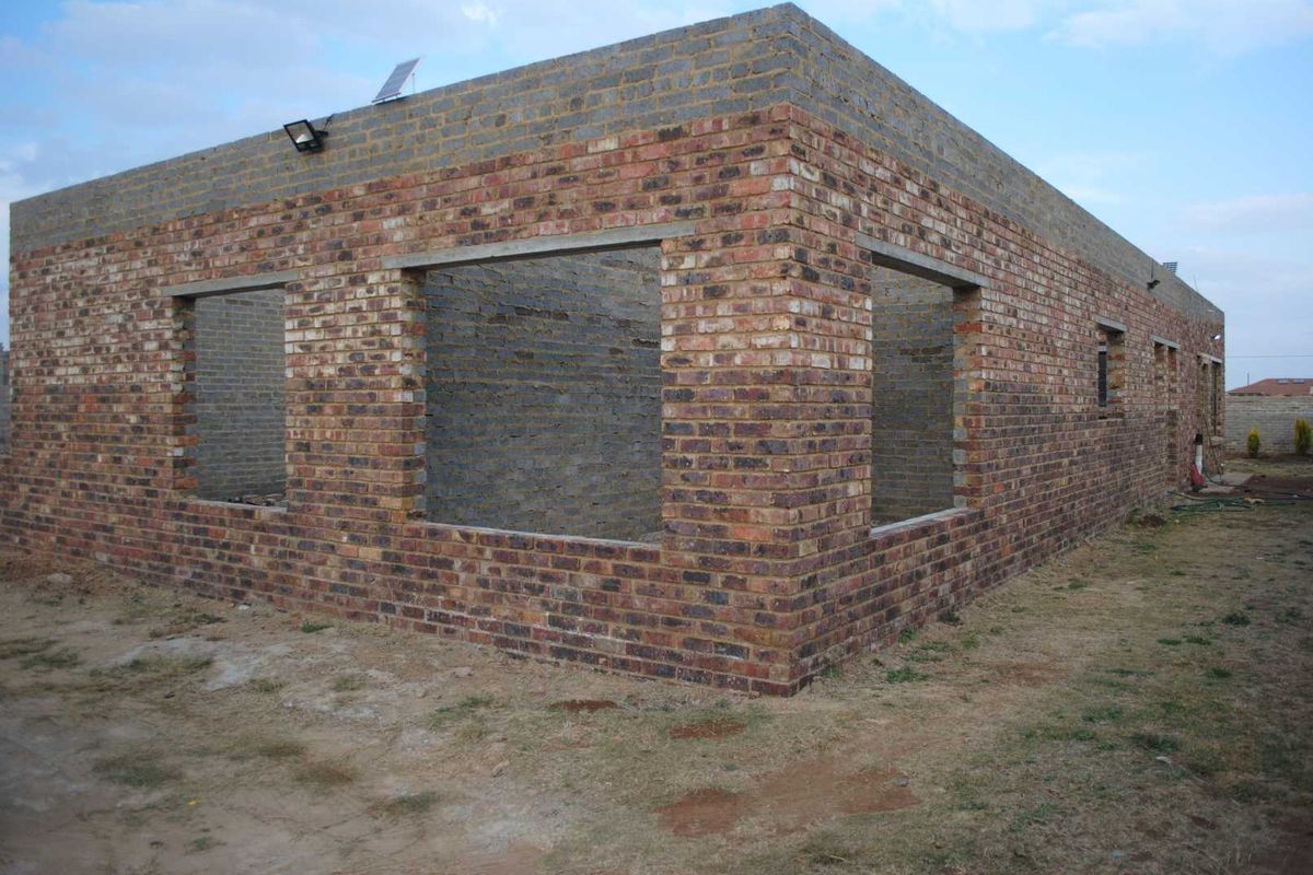 Incomplete Double storey up for sale - Photo 4