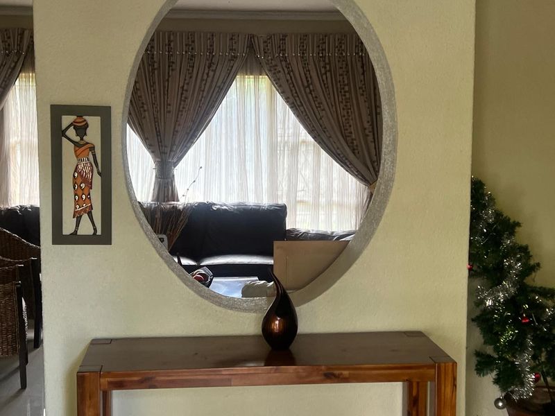 Location is key. Street appeal next and finally a flatlet. A must on your viewing list!!! - Photo 6