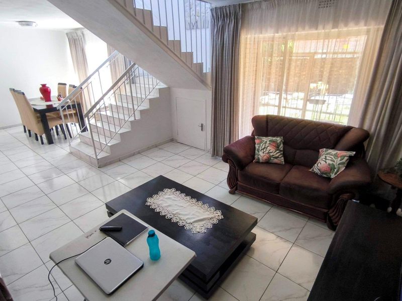 Pet-friendly Townhouse! - Photo 6