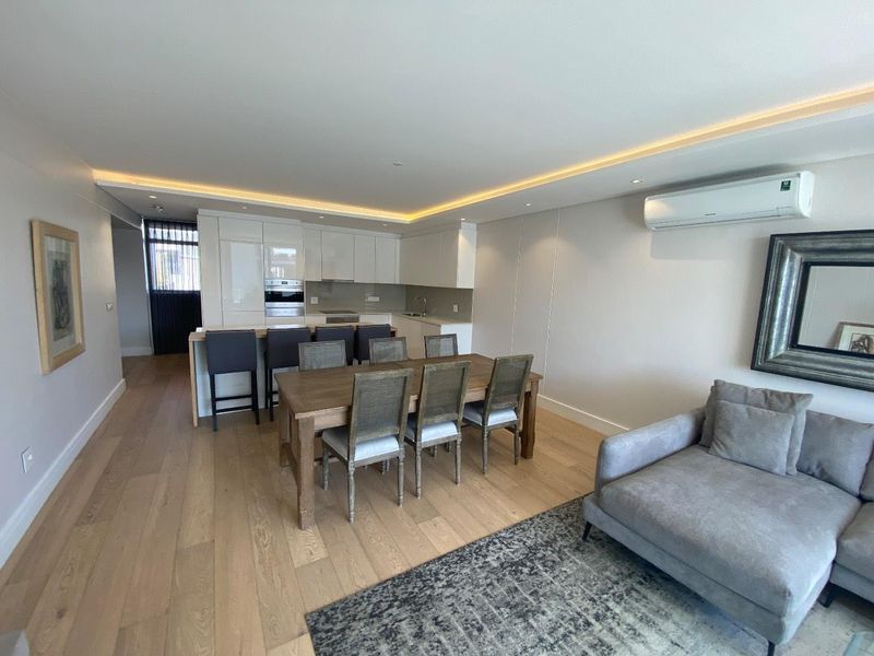 Airbnb Friendly, Two Bedroom Apartment: Prime Location, Modern Design - Photo 8