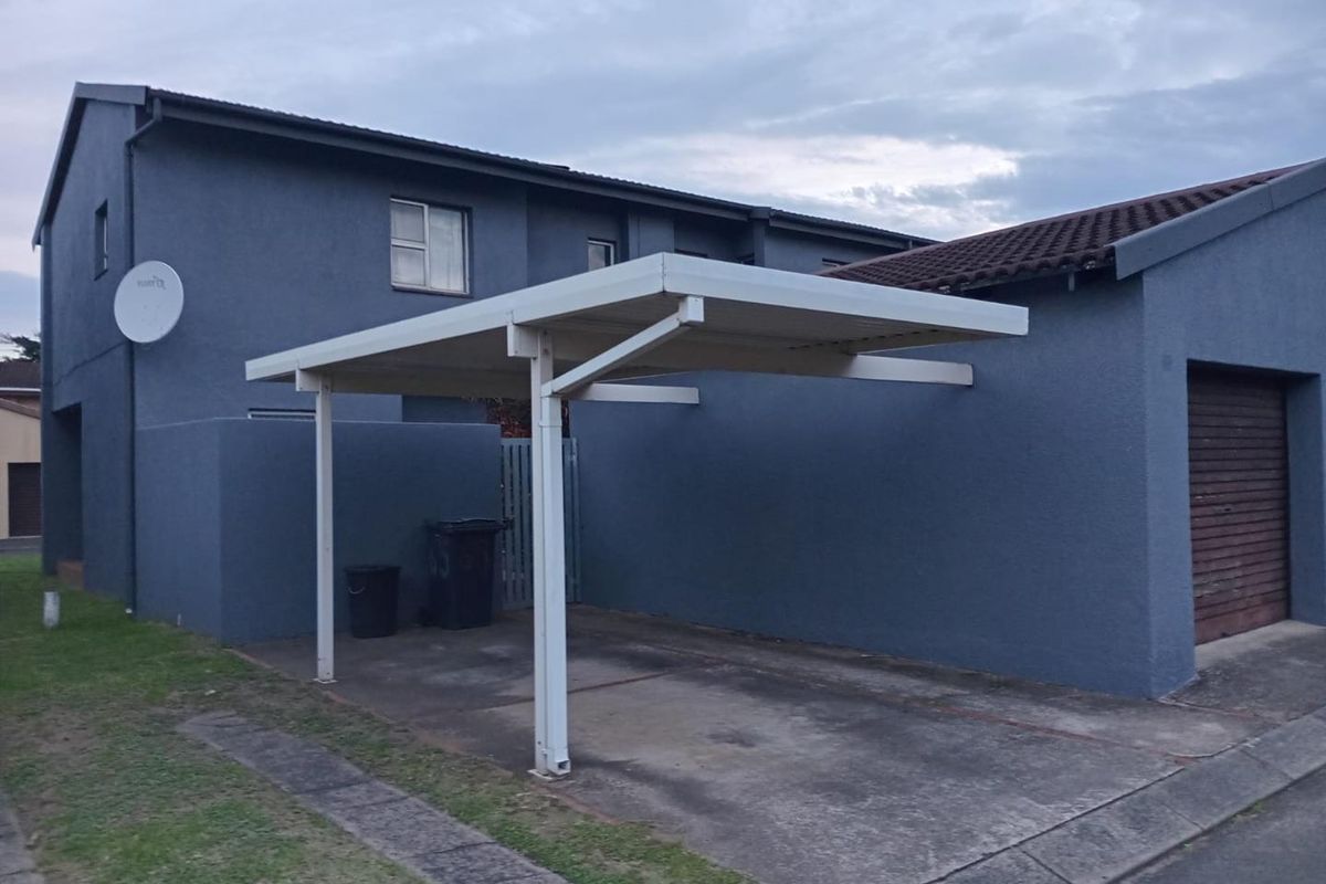 Step into this spacious and well-maintained 3-bedroom duplex, offering a perfect blend of comfort, functionality, and modern finishes. - Photo 2